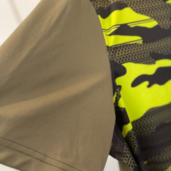 OAKLEY Camo Men’s Polo Regular Fit Size:Large Preloved •••Sale Ends 11-5-25••• - Picture 5 of 10